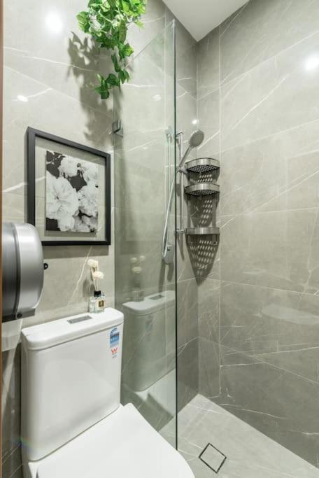Prime Double - Ac - Next To Guest house *